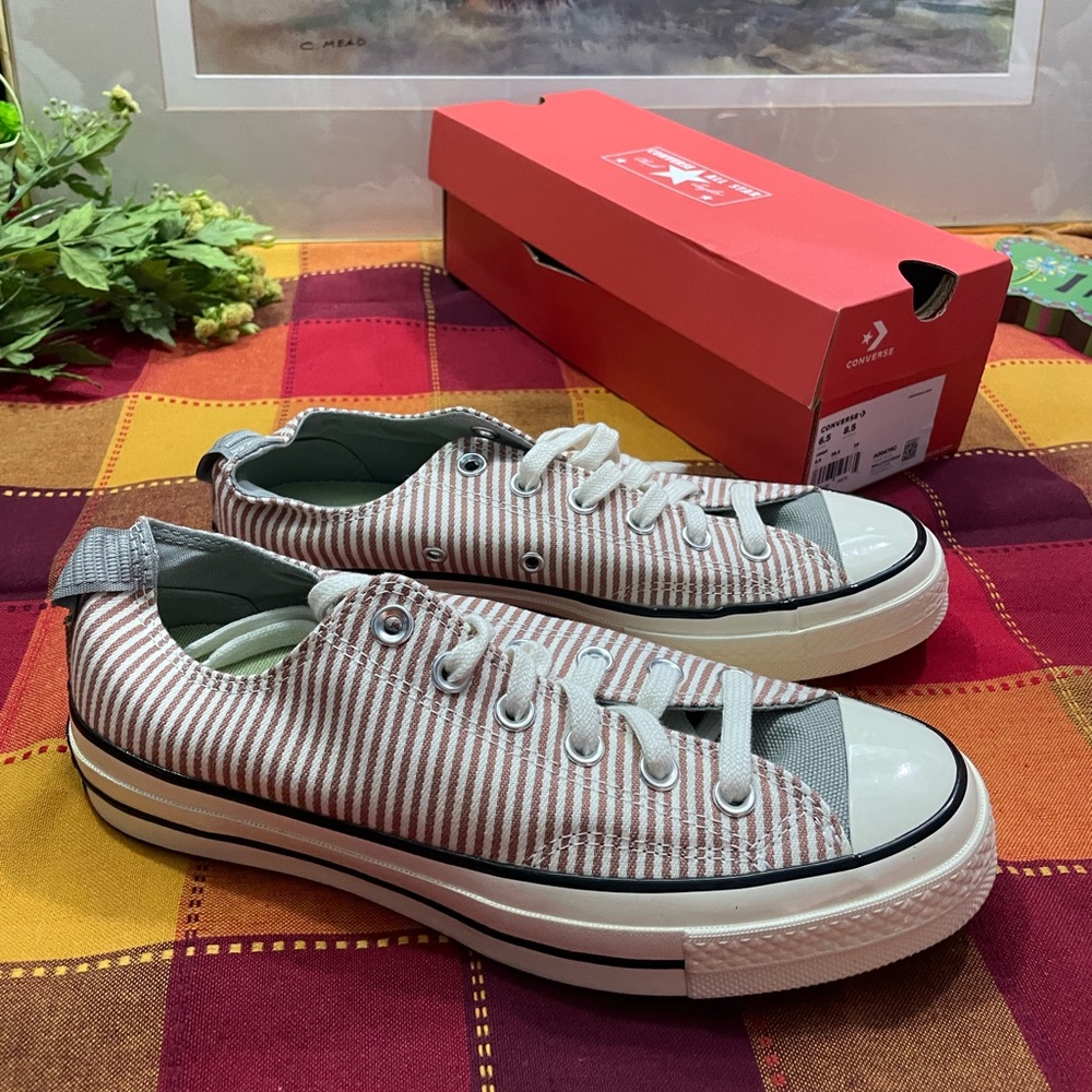 Converse Low Top Sneakers
